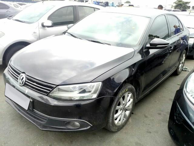 LOTE 090 Volkswagen Jetta 2.0 Comfortline Tiptronic (Flex) 2013