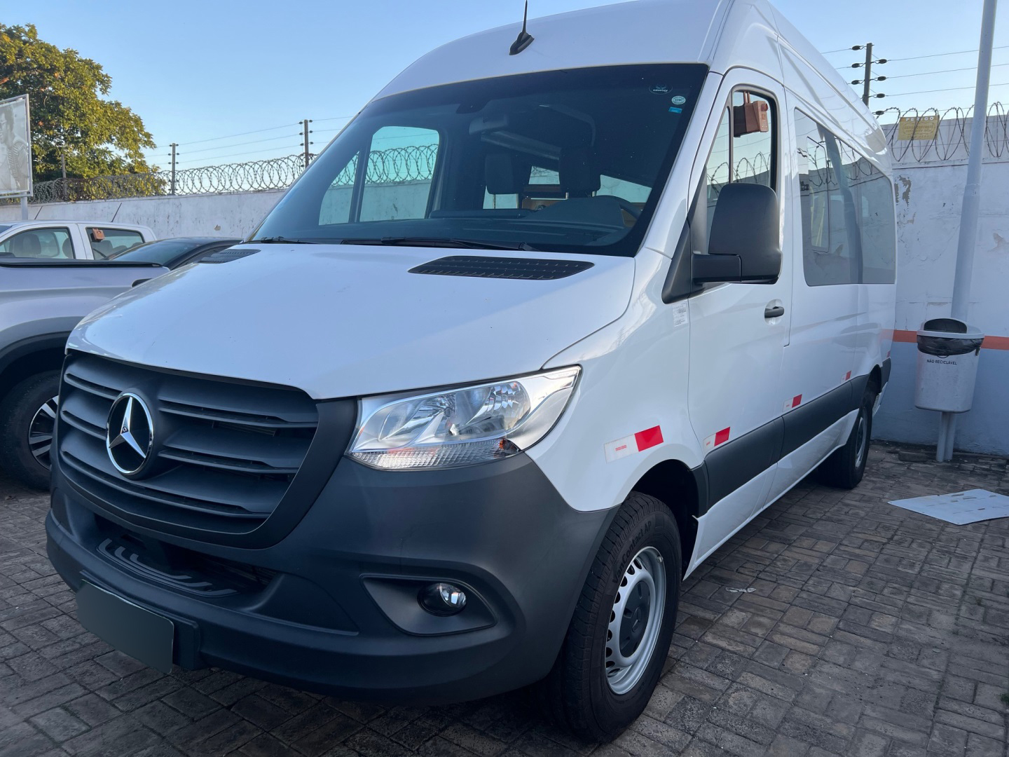 LOTE 007 SPRINTER VAN 417 16L 3665