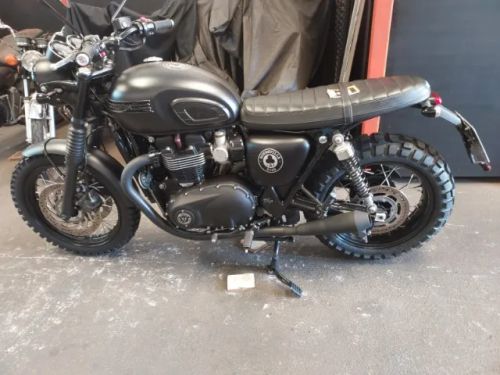 LOTE 007 TRIUMPH BONNEVILLE T120 