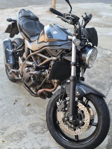 LOTE 039 SUZUKI SV650 