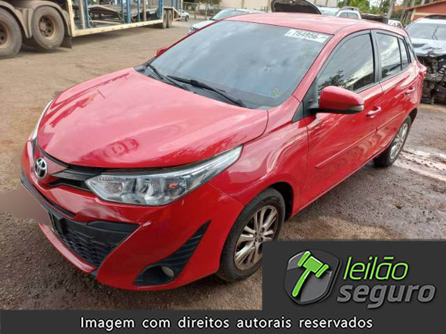 LOTE 044 TOYOTA YARIS 